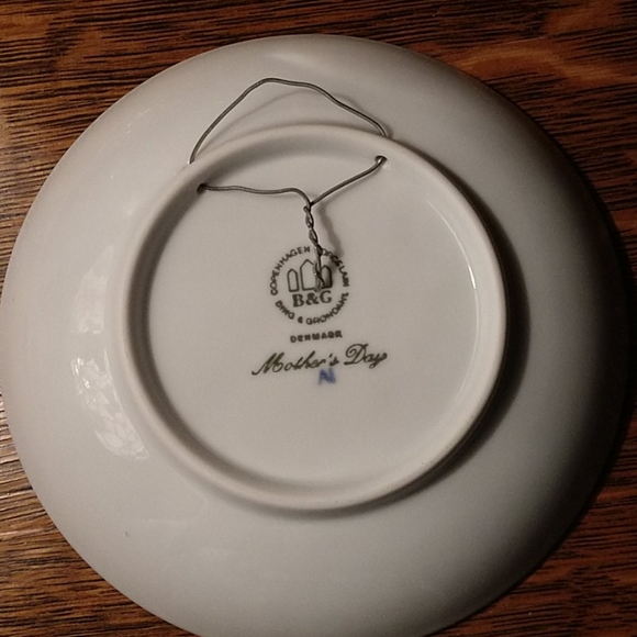 Bing & Grondahl Porcelain Collector's Plate - Picture 3 of 4